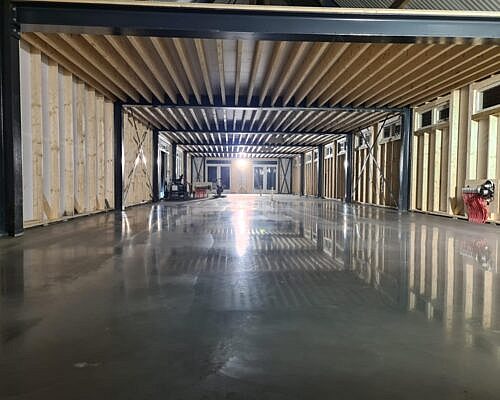 Betonvloeren storten hal Vloeistofdichte Geesteren